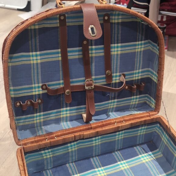 Vintage Wicker Picnic Basket Brown and Blue - Picture 8 of 9